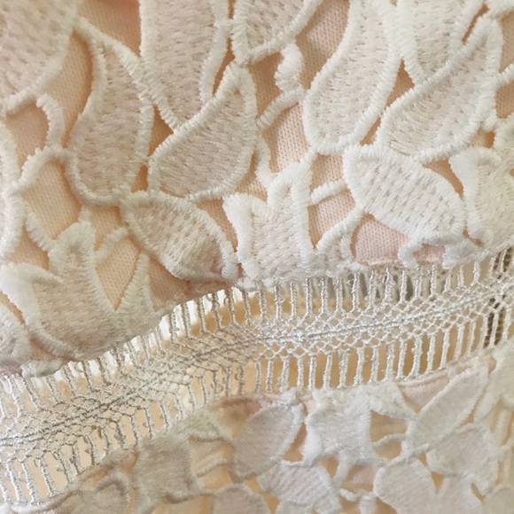 NWT!! Beautiful Hallow Out Midi Dress White (M) - Picture 8 of 11